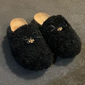 Tory Burch Charm Mammouth Shearling mule Slippers Black Womens Slip on 9 1/2
